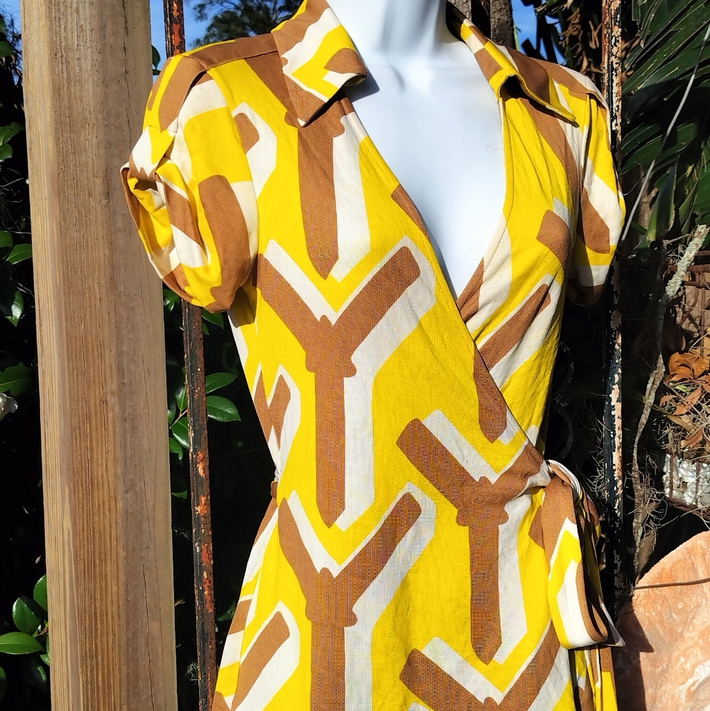 Diane Von Furstenberg wrap top Small vintage